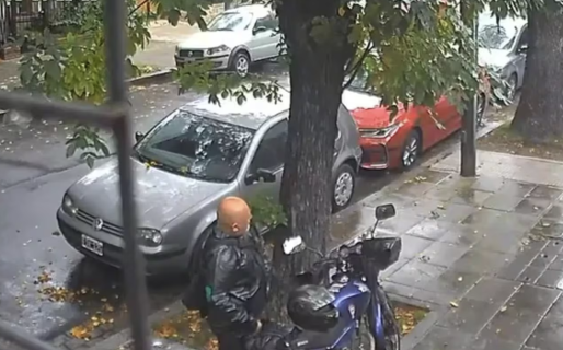 Un hombre que llevaba un paquete con dólares fue asaltado, se defendió a los tiros e hirió a un ladrón